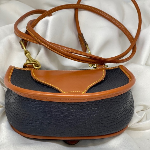 Vintage DOONEY & BOURKE Navy Blue Cavalry Body Bag - Picture 6 of 7